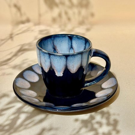 Ręcznie malowana filiżanka do espresso ze spodkiem